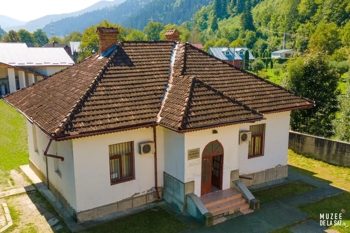 Iulia Hălăucescu Art Museum, Tarcău