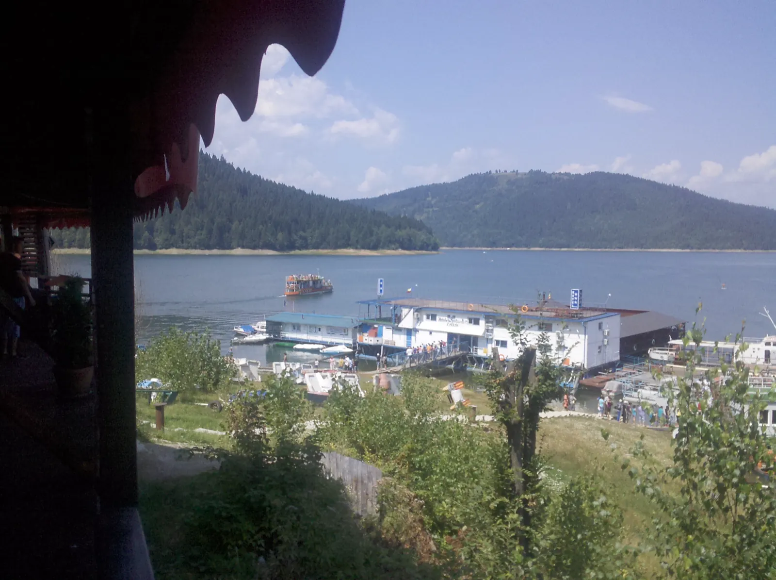 Plimbări cu vaporul pe Lacul Bicaz (Port Bicaz)